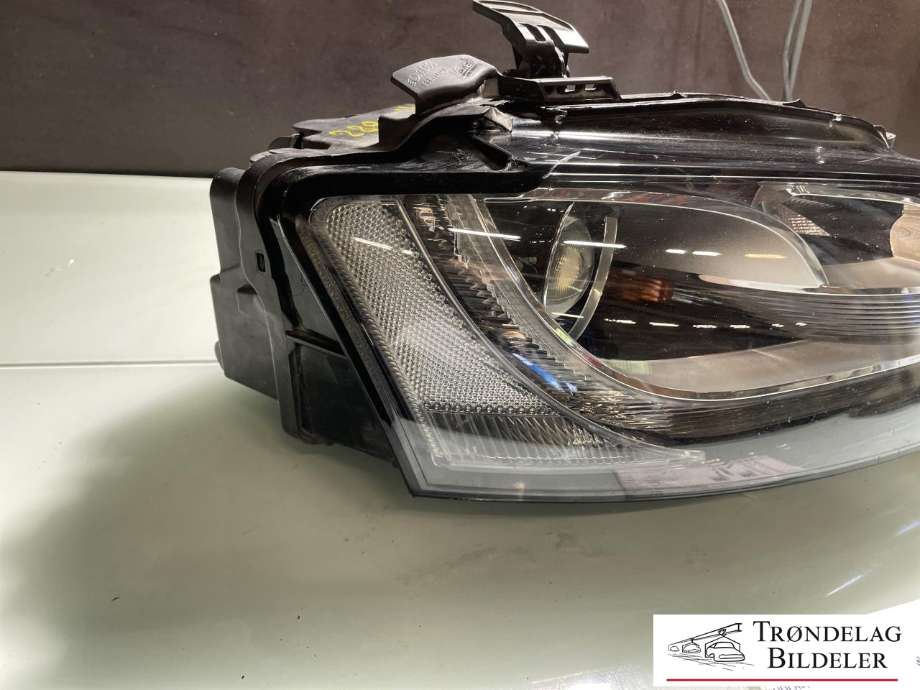 Frontlykt høyre xenon til Audi A5 2007-2016 (Type I) (8T0 941 030 AK|)