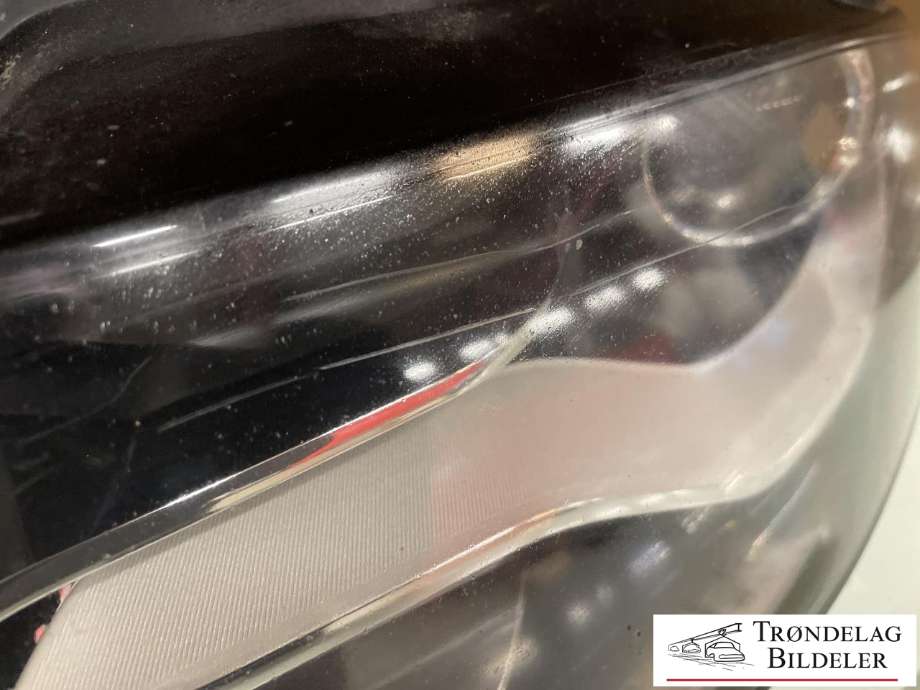 Frontlykt venstre xenon til Audi A4 2007-2014 (Type IV) (B8) (B8) (8K0941003C|8K0941029AJ|8K0907472A|8K0941597E|301240271)