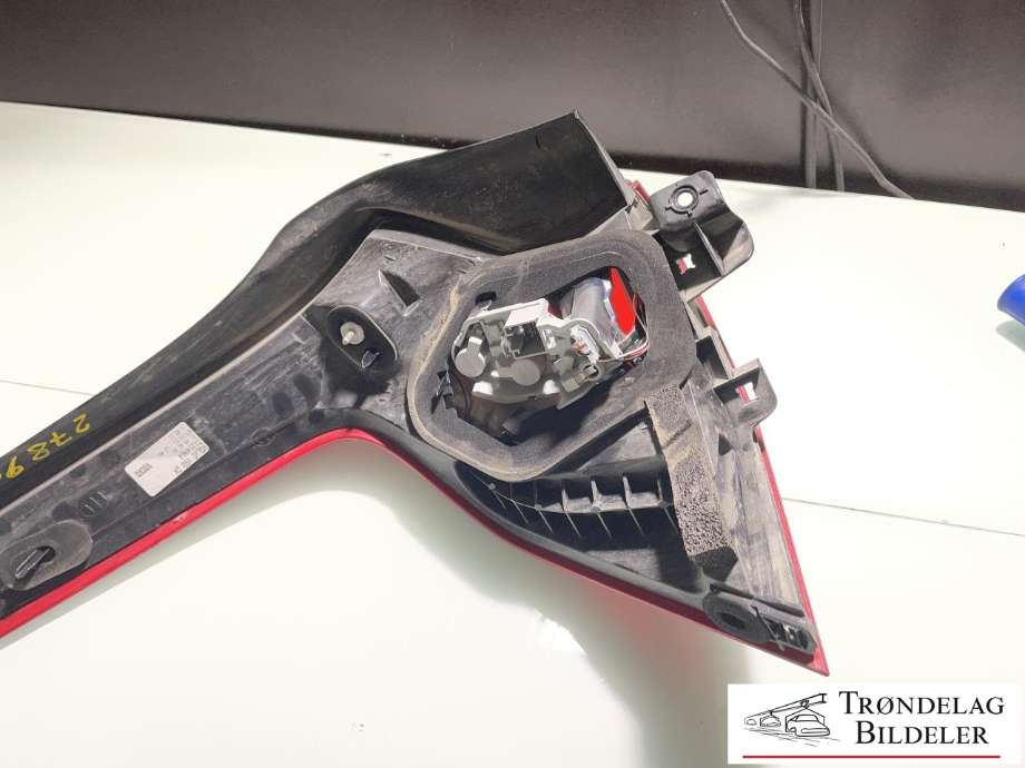 Frontlykt høyre xenon til Audi A4 2007-2014 (Type IV) (B8) (B8) (8K0941030AJ|8K0907472A|8K0941597E|307023426|8K0941004C)