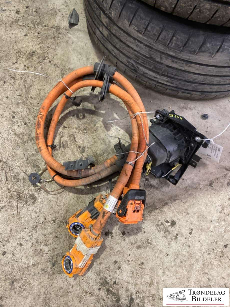 Batterilader inntak/luke til Audi e-tron, 2018-->>  (4KL 971 093 S)