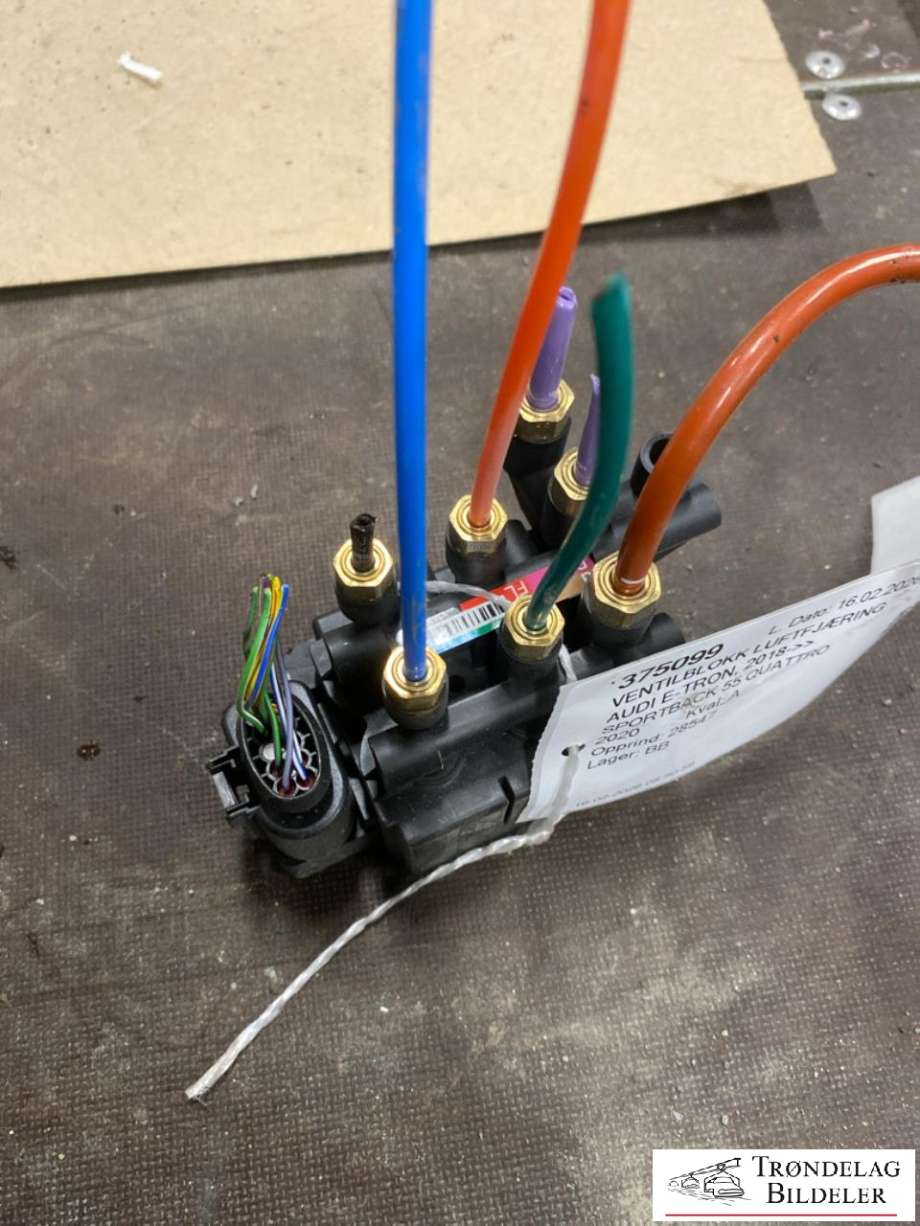 Ventilblokk luftfjæring til Audi e-tron, 2018-->>  (4KE616013A)