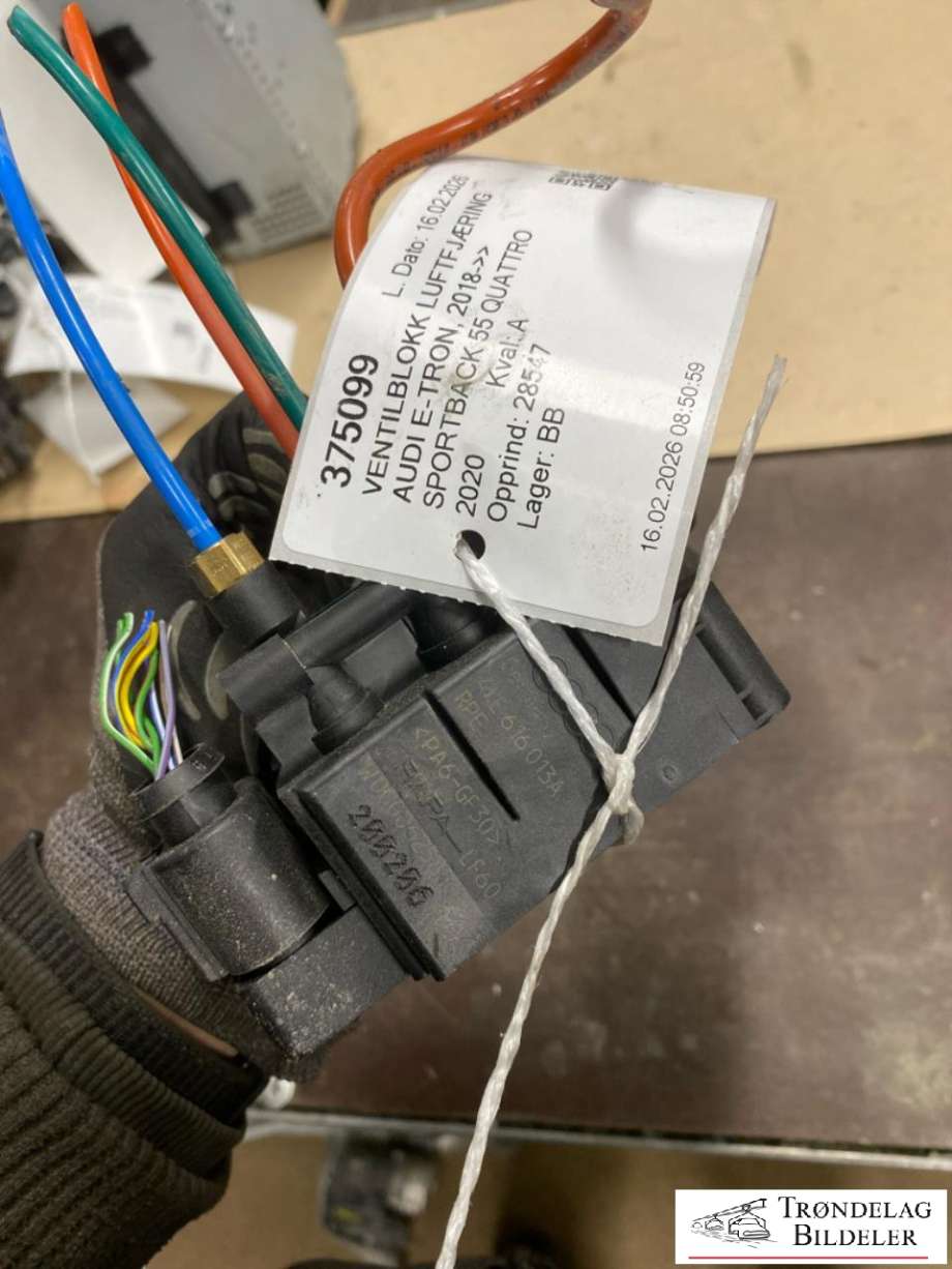 Ventilblokk luftfjæring til Audi e-tron 2018-->>  (4KE616013A|)