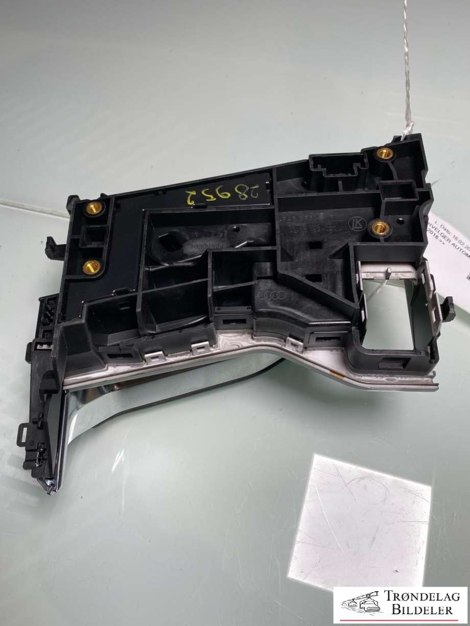 Girstang/girvelger automat til Audi e-tron 2018-->>  (4KL713041A|)
