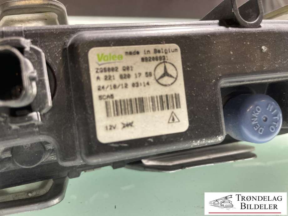 Kjørelys led venstre foran til Mercedes CLS 2011-2017 (C218) (C218) (A2188850674|)