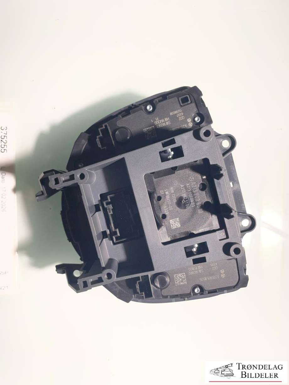 Bilstereo betjeningspanel til Mercedes E-Klasse 2016-2023 (W213) (W213) (A 213 900 85 10|A 213 905 95 05|A 213 905 66 03)