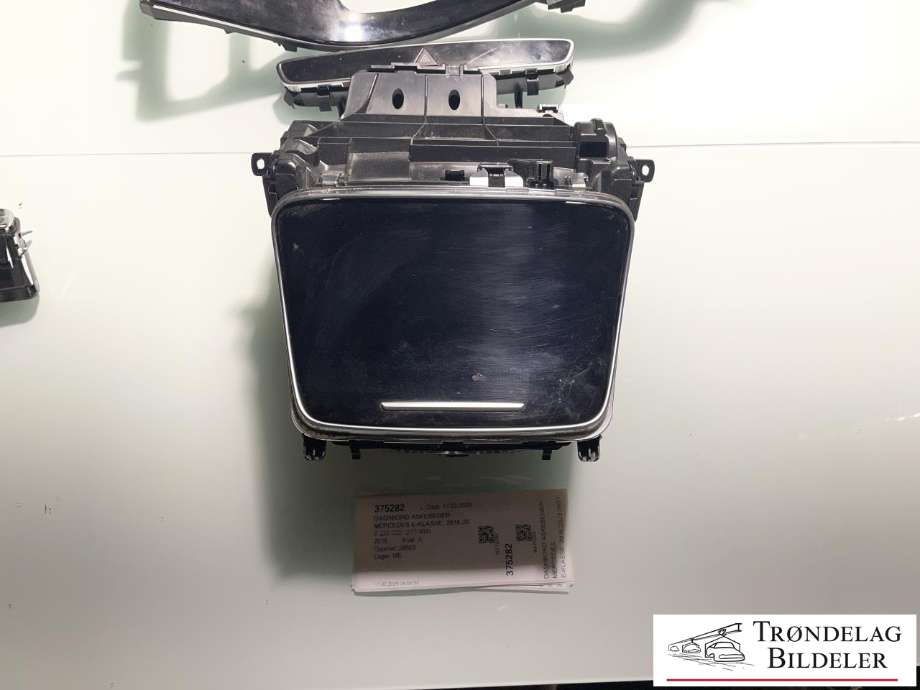 Dashbord askebeger til Mercedes E-Klasse 2016-2023 (W213) (W213) (A 213 680 65 00|A 213 680 26 07|)