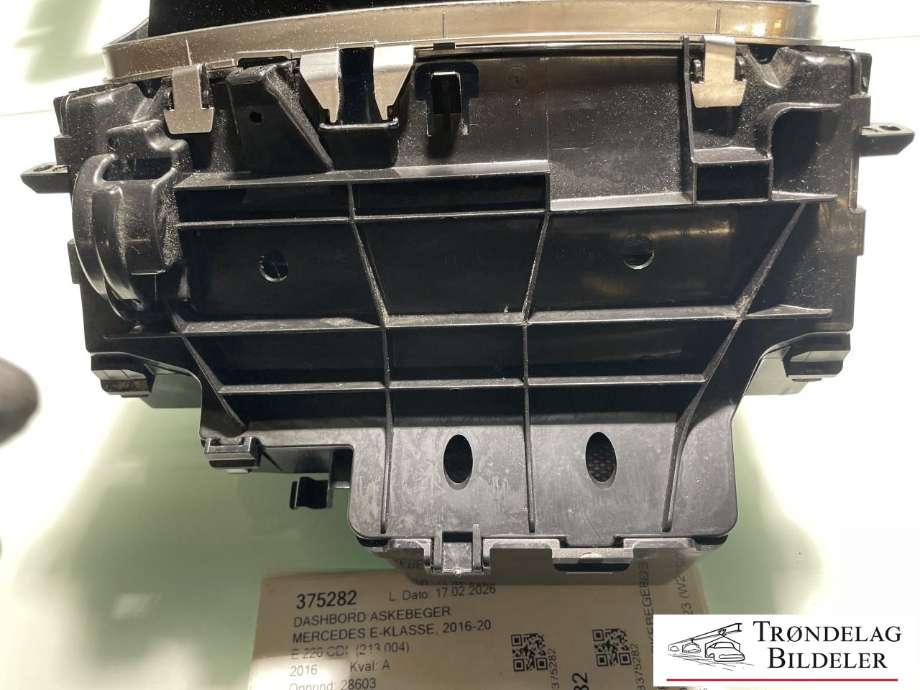 Dashbord askebeger til Mercedes E-Klasse 2016-2023 (W213) (W213) (A 213 680 65 00|A 213 680 26 07|)