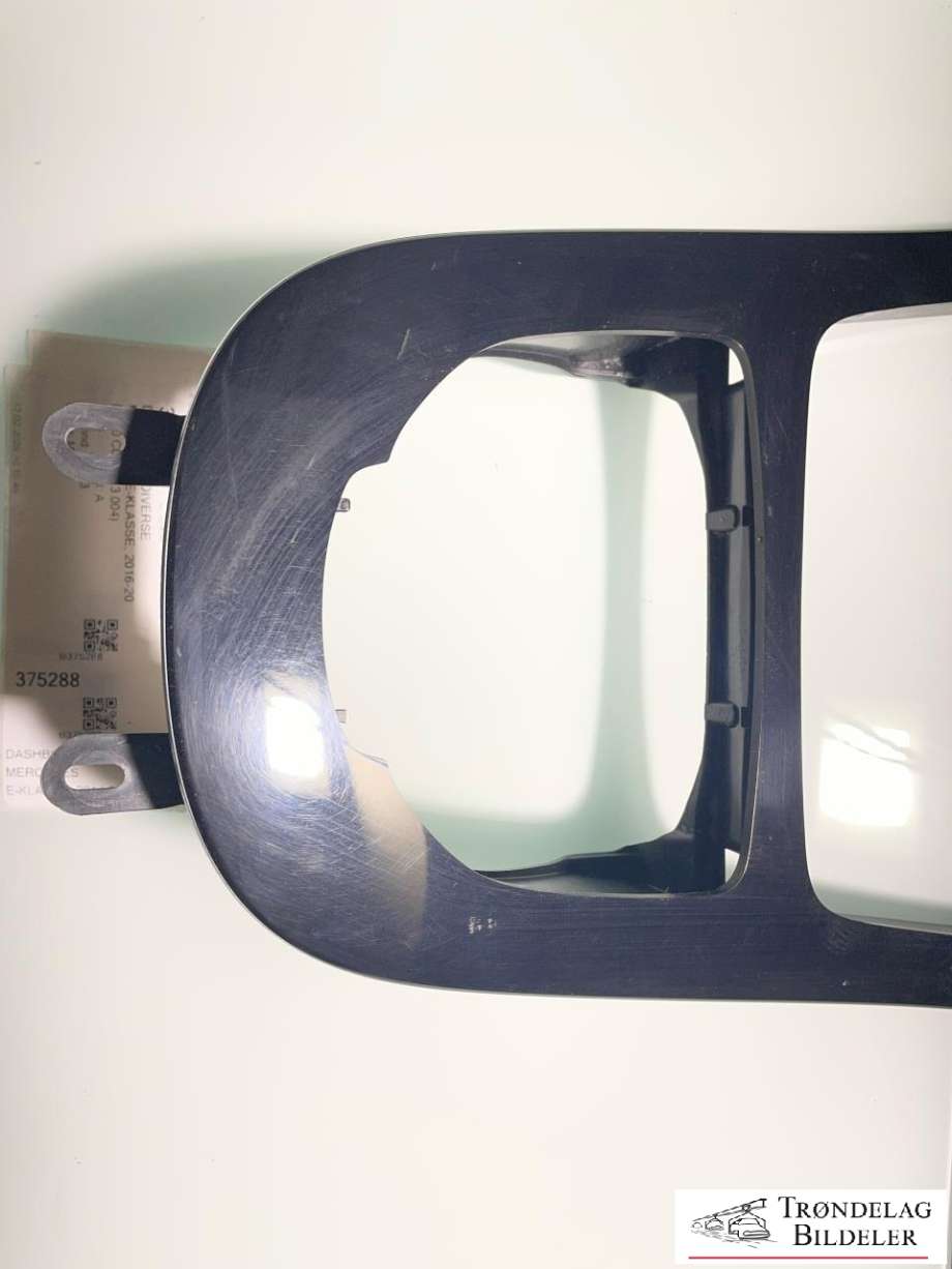 Dashbord diverse til Mercedes E-Klasse 2016-2023 (W213) (W213) (A 213 810 07 15|)