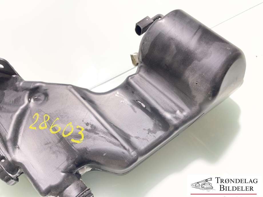 Spylertank til Mercedes E-Klasse 2016-2023 (W213) (W213) (A2058600360|A2058690220|)