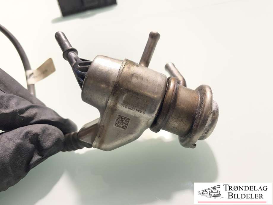 AdBlue dyse til Audi A6, Allroad 2015-2019 (Type III, Fase 2) (C7) (C7) (4G0 131 113 C|)