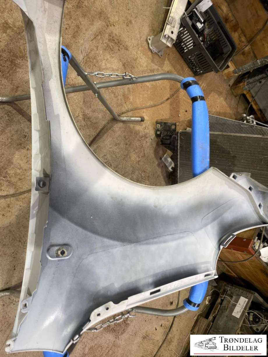 Skjerm høyre foran til Renault Kangoo 2008-2021 (Type II)  (631002210R|631007558R|)