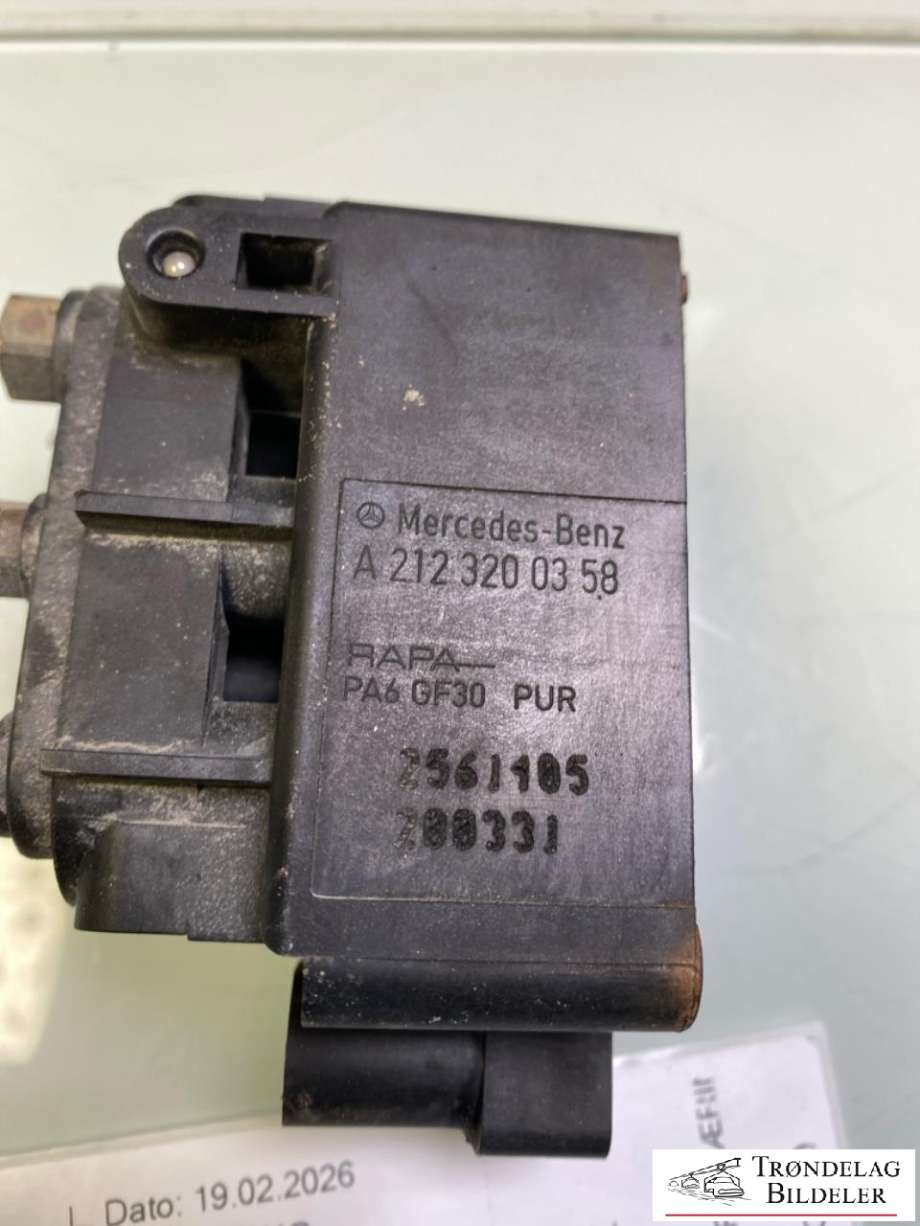 Ventilblokk luftfjæring til Mercedes CLS 2011-2017 (C218) (C218) (A 251 320 00 58|A 212 320 03 58|)