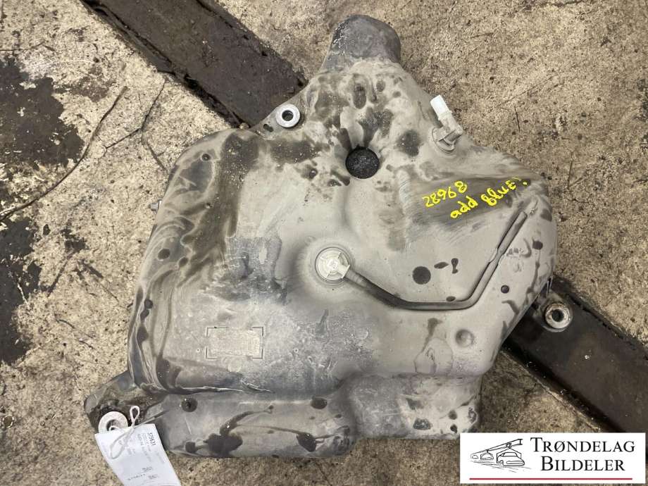 AdBlue tank til Audi A6, Allroad 2015-2019 (Type III, Fase 2) (C7) (C7) (4G0 131 879 C|4G0 131 879 F|)