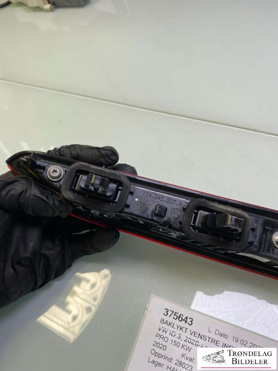 Baklykt venstre indre til VW ID.3 2020-->>  (10A945307A|)