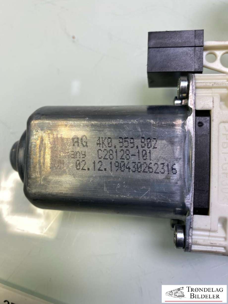 Ruteheis, kun motor, høyre foran til Audi A4 2007-2014 (Type IV) (B8) (B8) (4K0959902|)