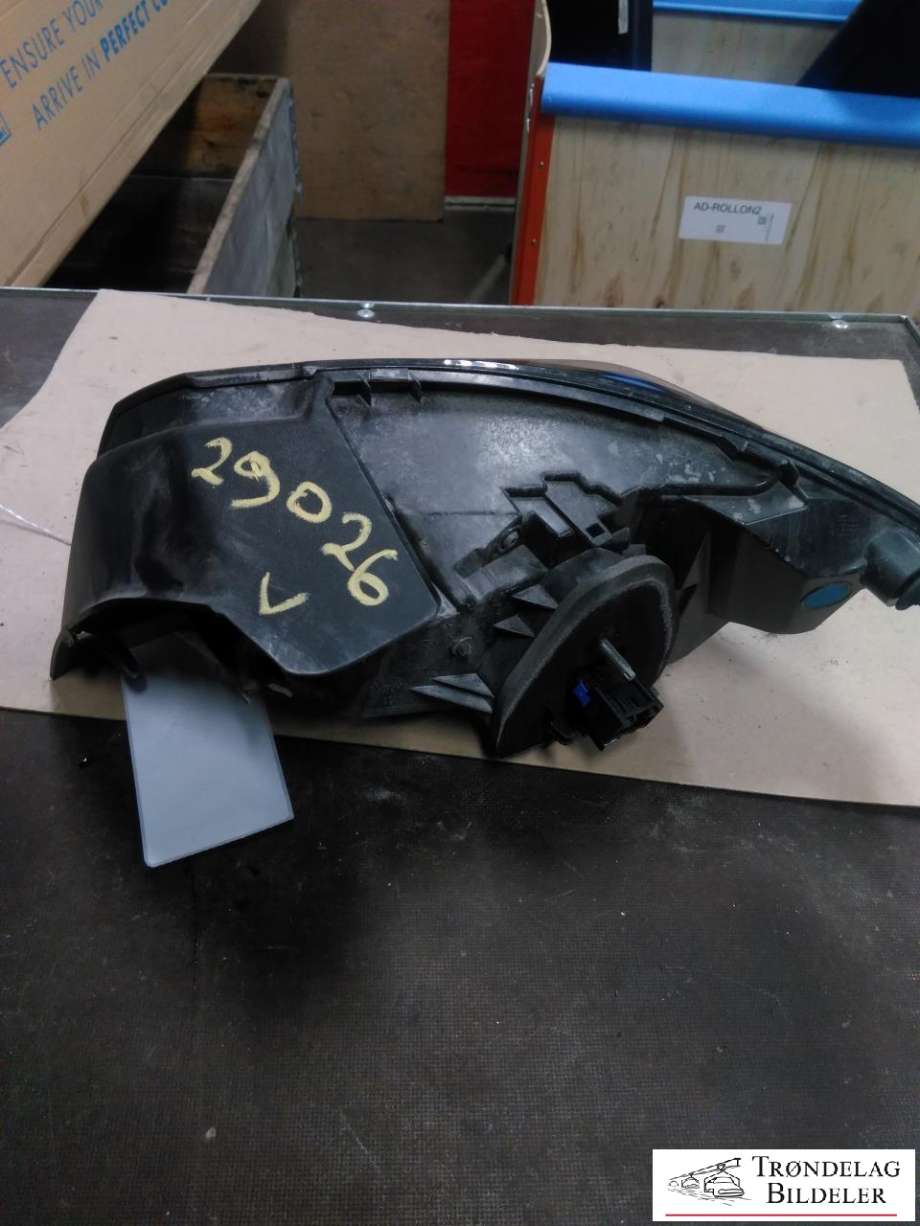 Baklykt venstre til Peugeot e-208 2019-->>  (98 232 168 80|)