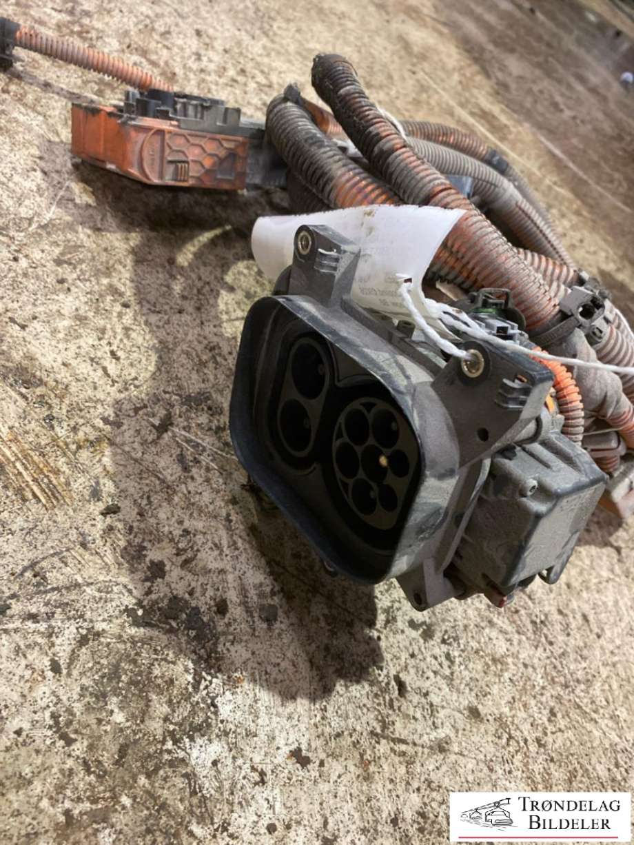 Batterilader inntak/luke til Peugeot e-208 2019-->>  (9834129480|)