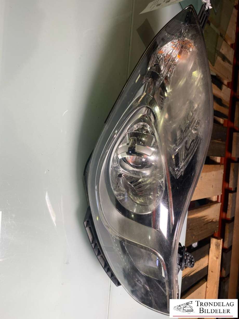 Frontlykt høyre halogen til Hyundai Ix20, 2010-2017  (92102 1K300)