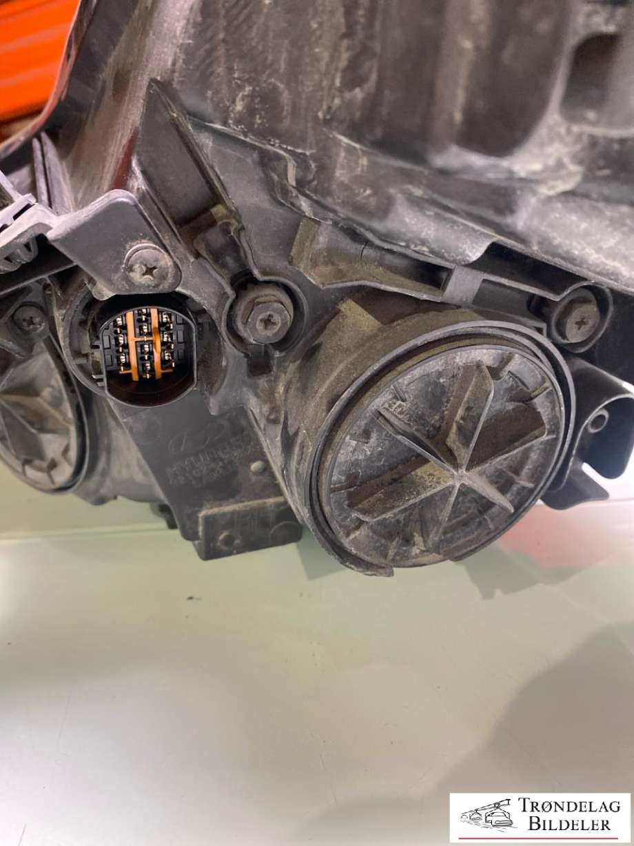 Frontlykt høyre halogen til Hyundai Ix20 2010-2017  (92102 1K300|)