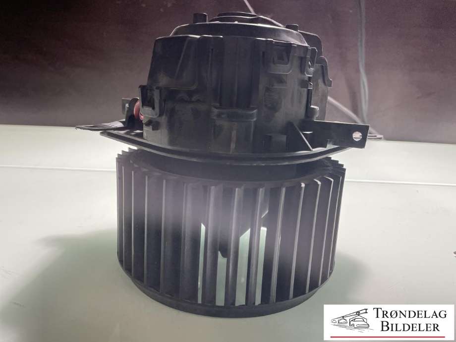 Varmeapparat motor til VW Transporter / Caravelle 2019-->> (T6.1) (T6.1) (7E1820021B|0 130 115 671|)