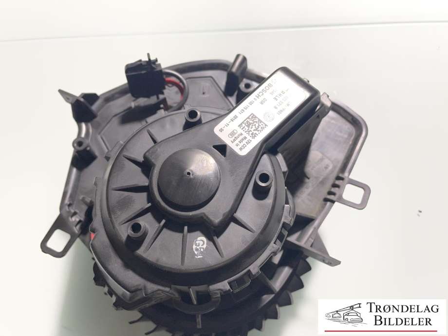 Varmeapparat motor til VW Transporter / Caravelle 2019-->> (T6.1) (T6.1) (7E1820021B|0 130 115 671|)