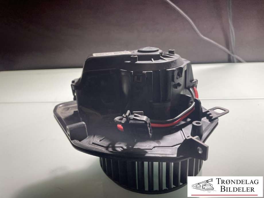 Varmeapparat motor til VW Transporter / Caravelle 2019-->> (T6.1) (T6.1) (7E1820021B|0 130 115 671|)