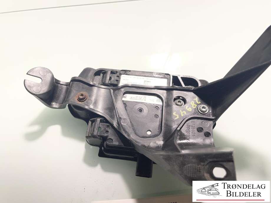 Sensor blindsone til Jaguar I-PACE 2018-->> (JPLA-14F153-AD|)