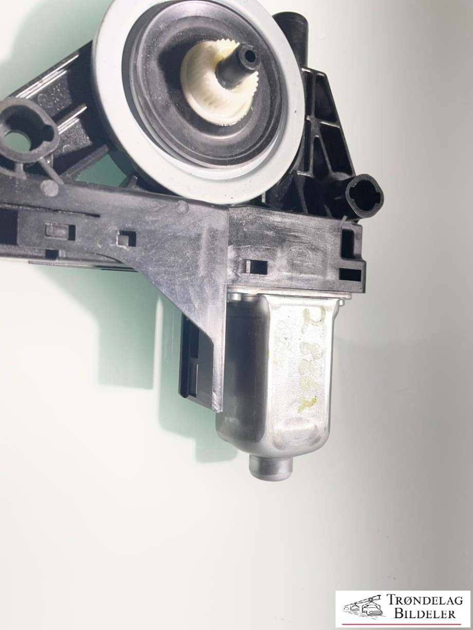 Ruteheis, kun motor, høyre bak til Volvo V60/V60 CC 2013-2018 (Type I, Fase 2)  (966264102|31349759|)