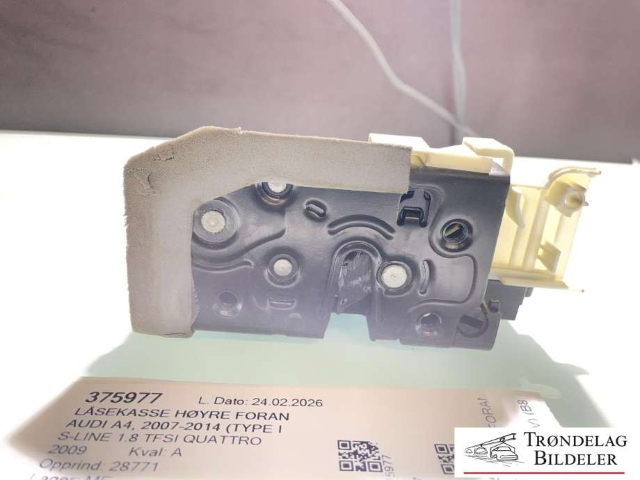 Låsekasse høyre foran til Audi A4 2007-2014 (Type IV) (B8) (B8) (8J1837016A|)