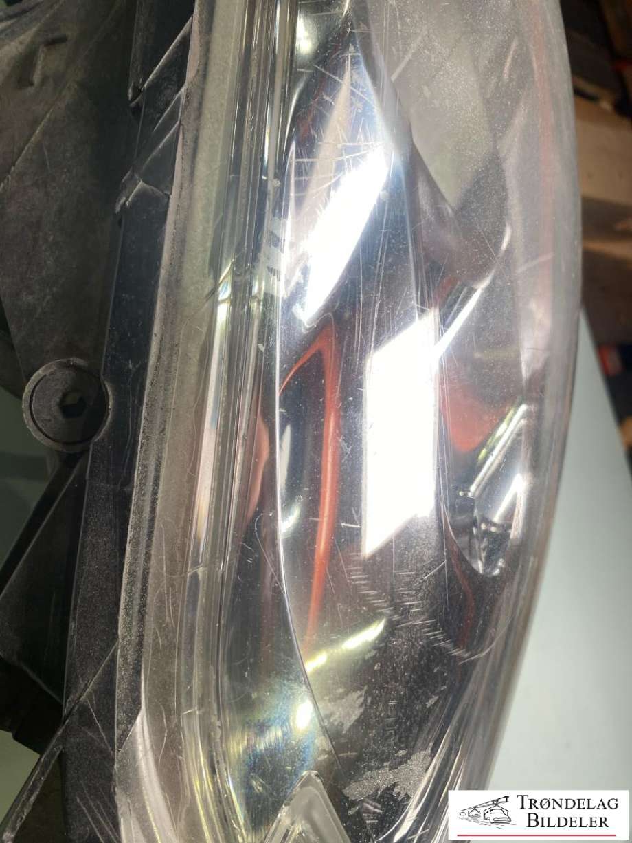 Frontlykt høyre halogen til Citroën Berlingo 2008-2015 (Type II, Fase 1)  (6206K6|89318049|)