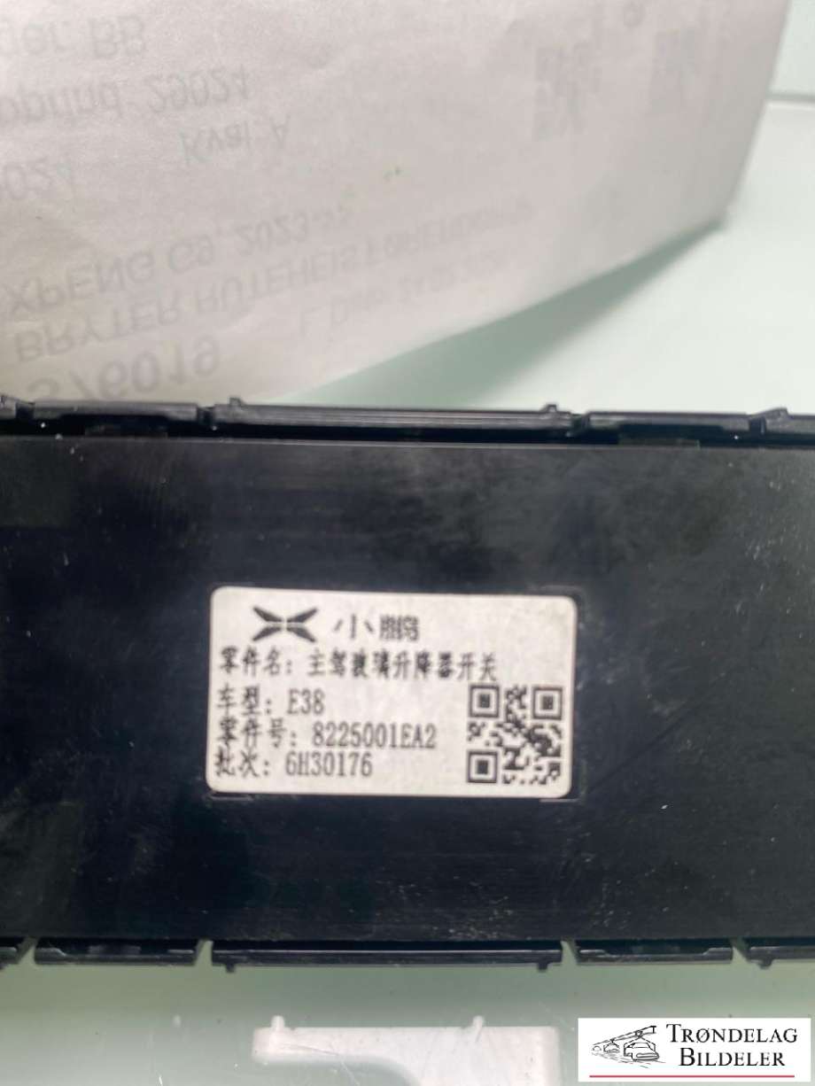 Bryter ruteheis førerdørspanel til XPeng G9 2023-->>  (8225001EA2|)