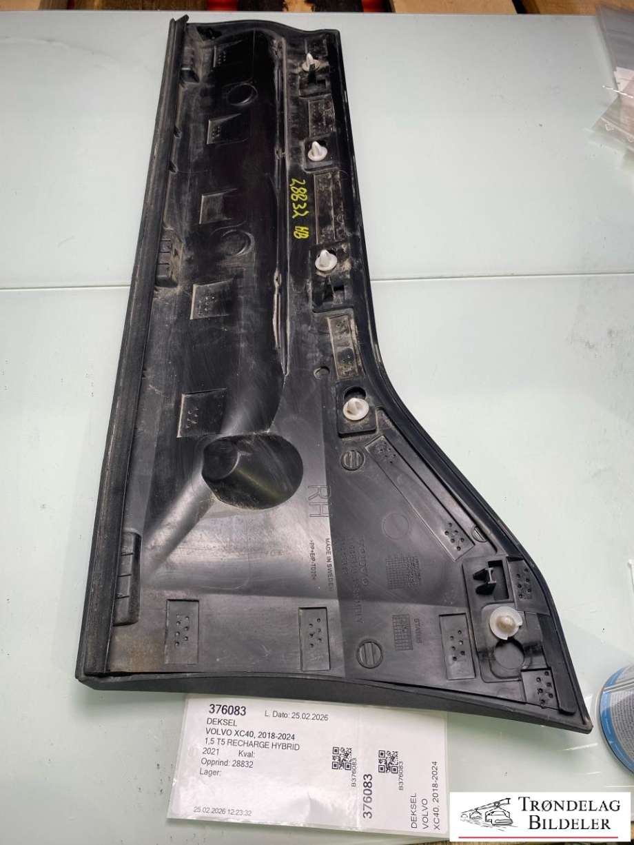 Deksel til Volvo XC40, 2018-2024  (31448319)
