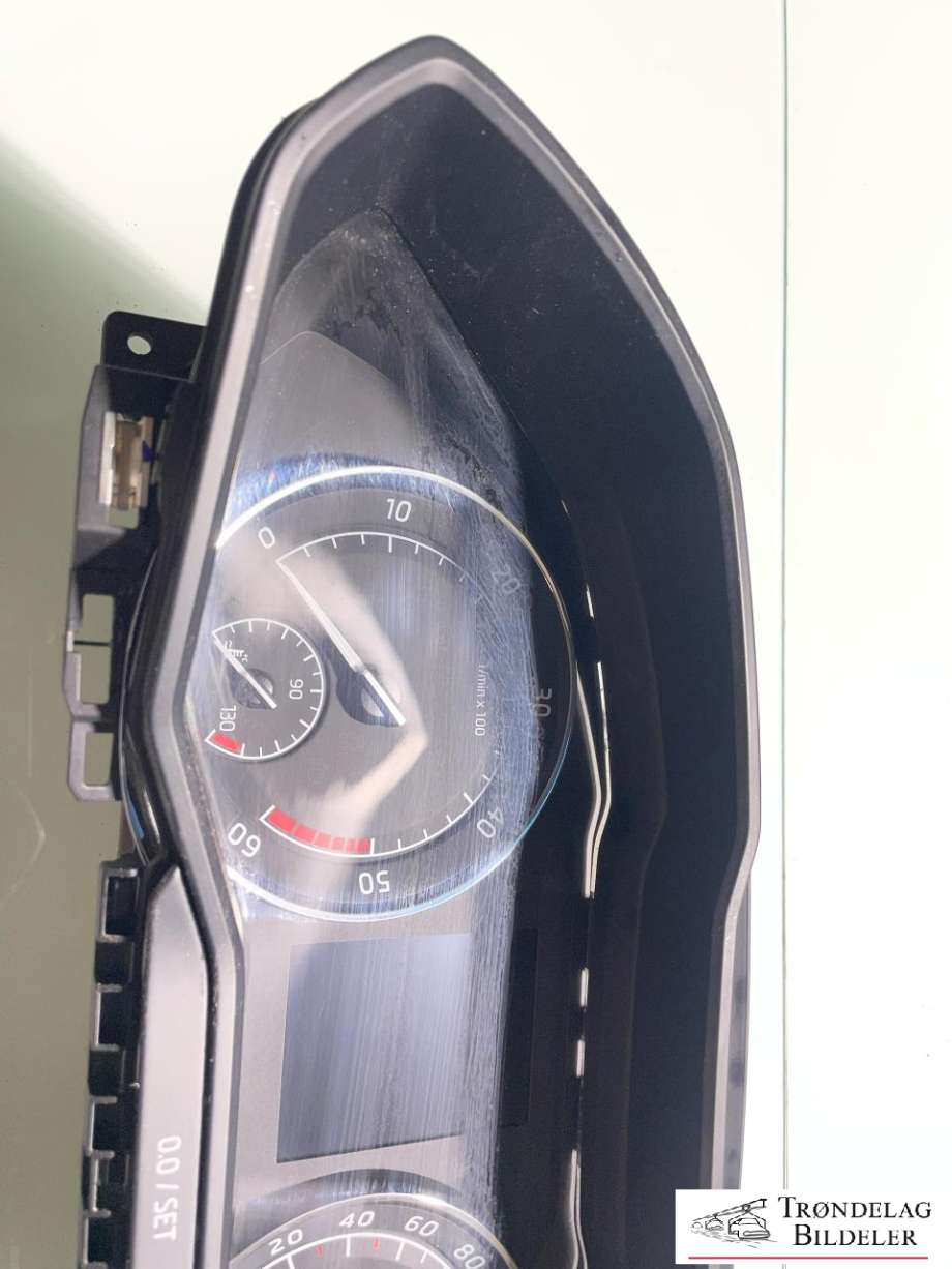 Instrumentpanel til Škoda Superb 2015-->> (Type III)  (3V0 920 751|)