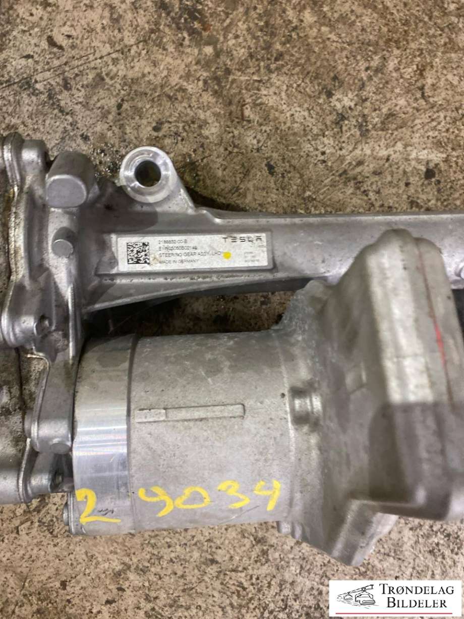 Tannstang elektrisk til Tesla Model Y 2024-->> (Type II)  (2188832-00-B|)