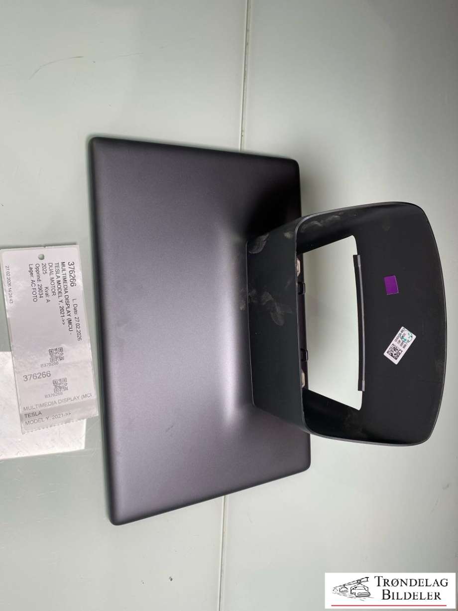 Multimedia display (MCU - Media Controller Unit) til Tesla Model Y 2024-->> (Type II)  (1756566-00-D|)