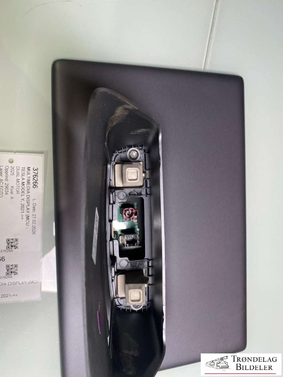 Multimedia display (MCU - Media Controller Unit) til Tesla Model Y 2024-->> (Type II)  (1756566-00-D|)