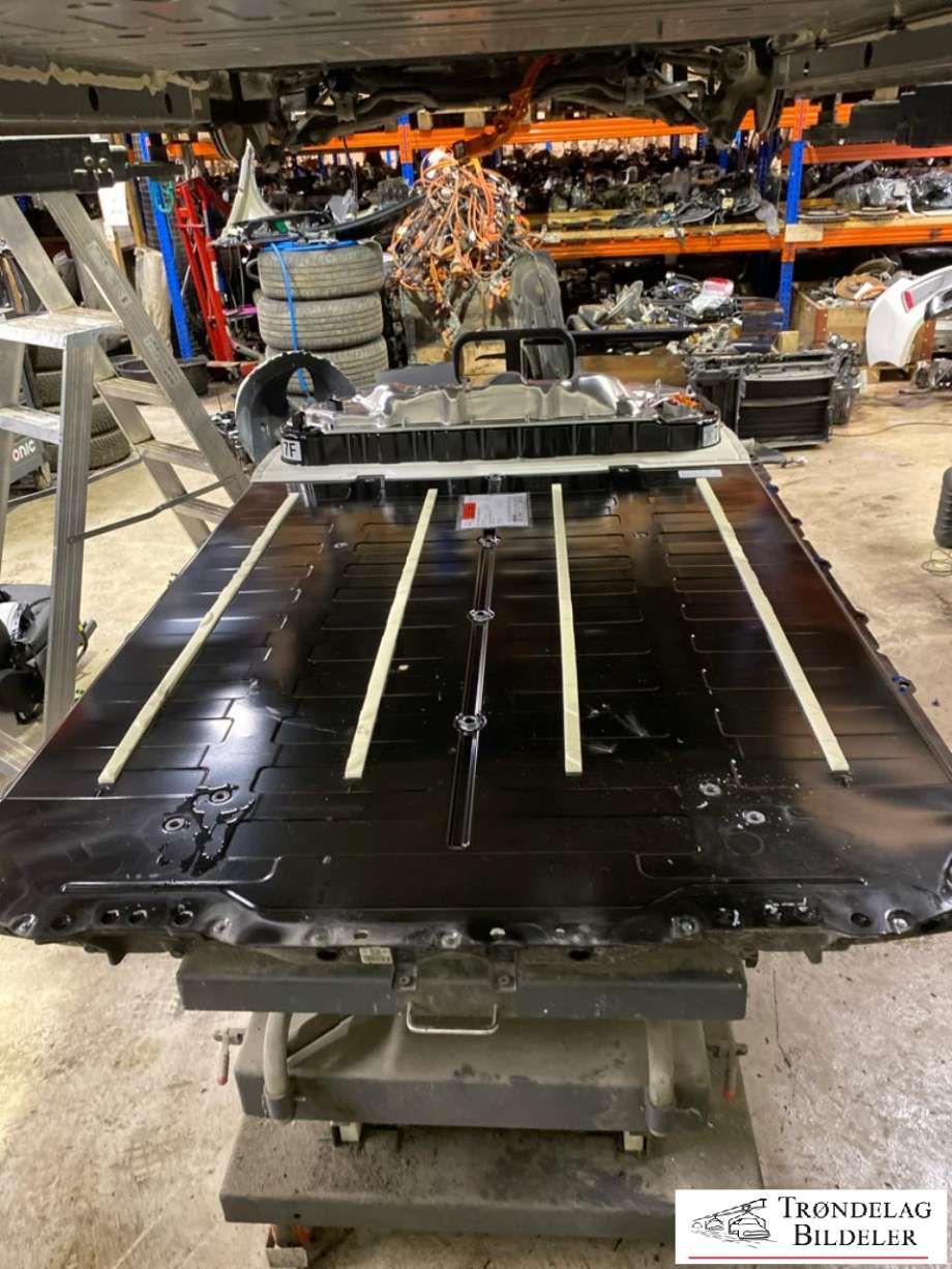 Batteripakke elbil til Tesla Model Y 2024-->> (Type II)  (1530012-98-B|)
