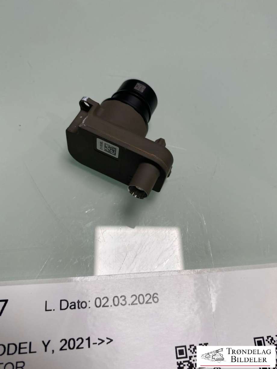Kamera til Tesla Model Y 2024-->> (Type II)