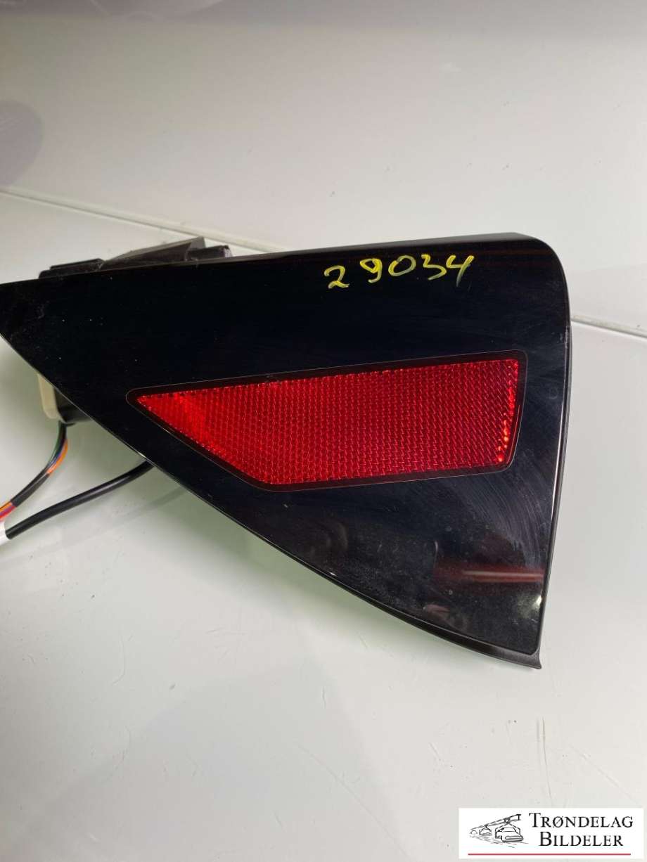 Ladeluke karosseri elbil til Tesla Model Y 2024-->> (Type II)  (2029539-00-B|)