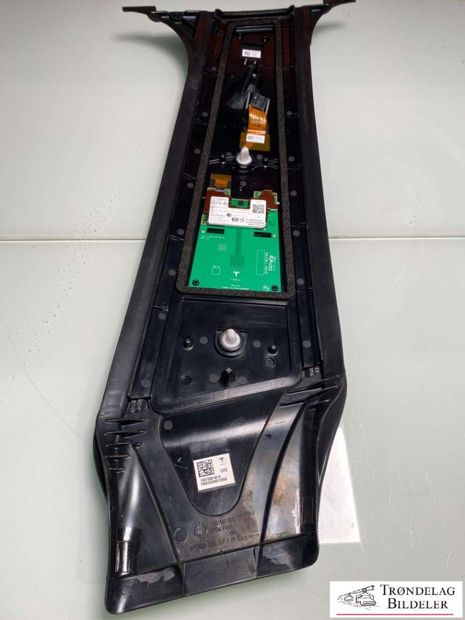 Deksel til Tesla Model Y 2024-->> (Type II)  (1937558-00-B|)
