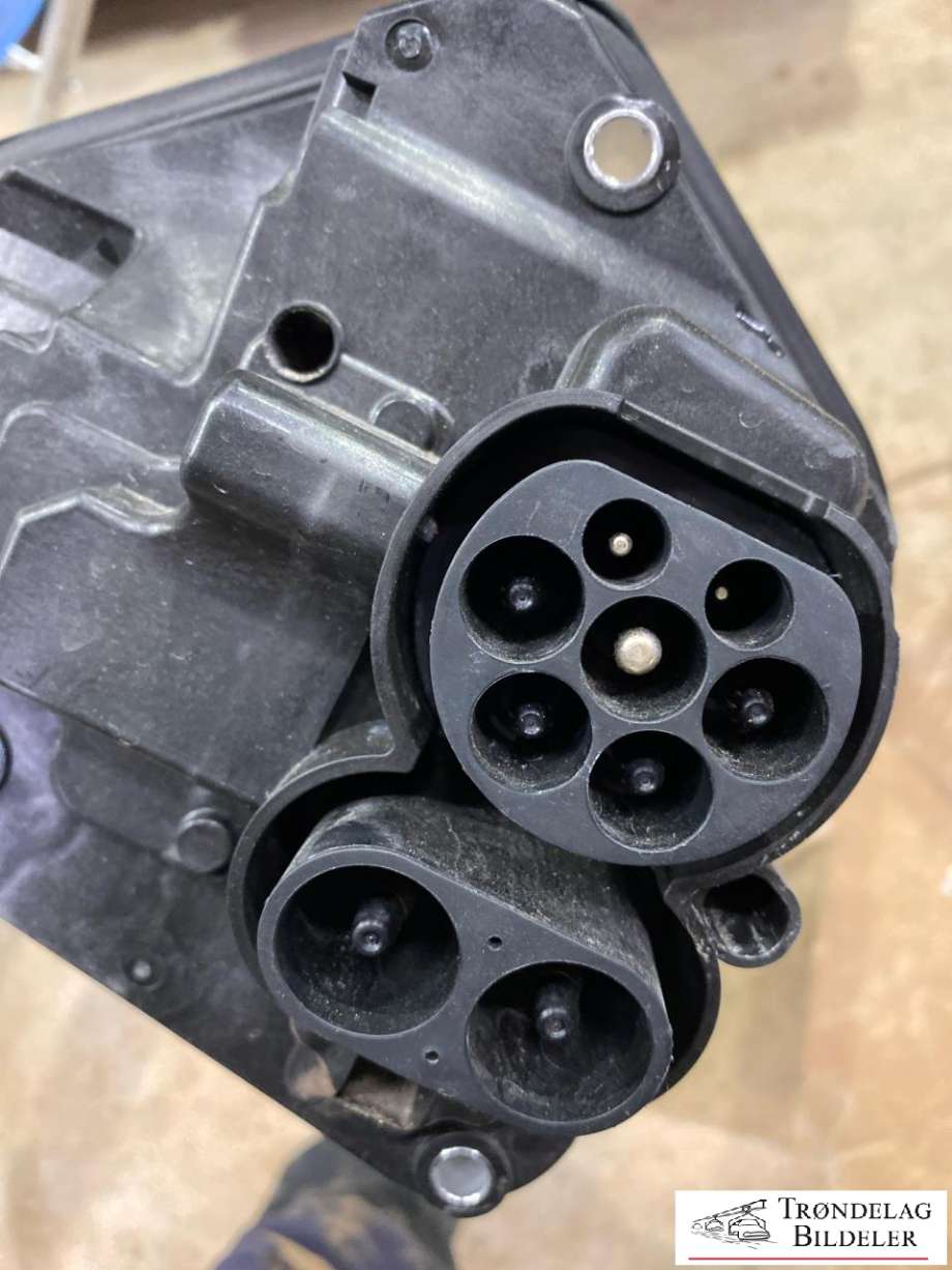Batterilader inntak/luke til Tesla Model Y 2024-->> (Type II)