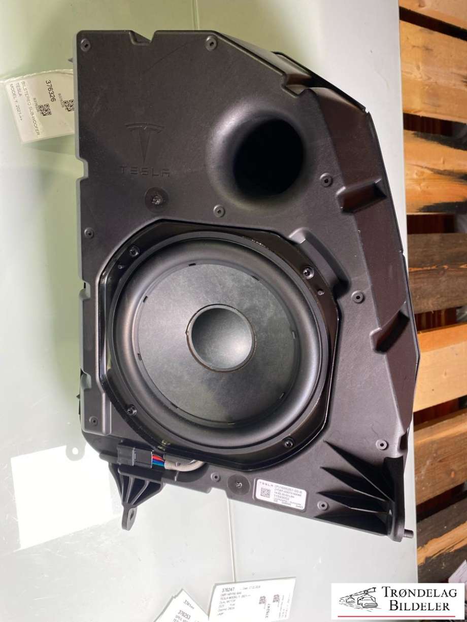 Bilstereo sub-woofer til Tesla Model Y, 2024-->> (Type II)  