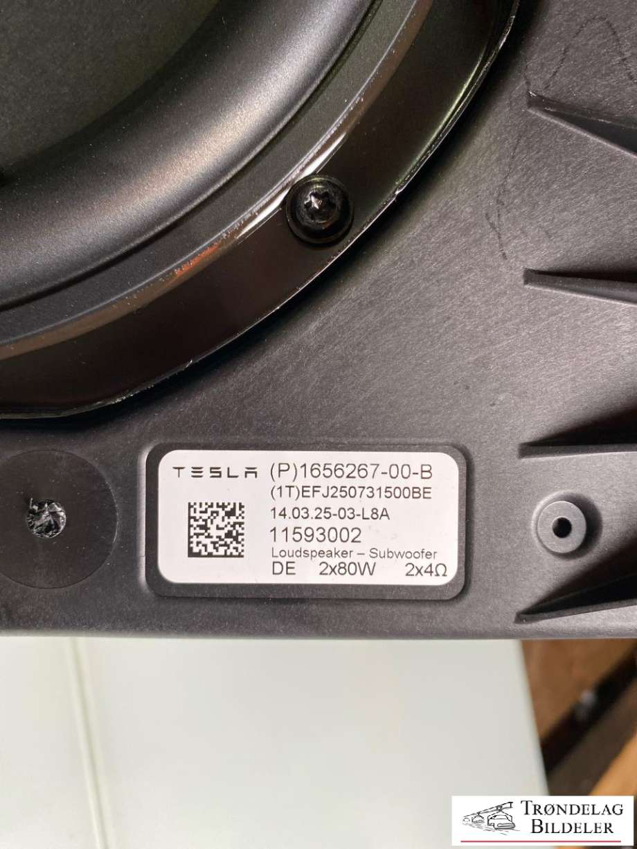 Bilstereo sub-woofer til Tesla Model Y 2024-->> (Type II)  