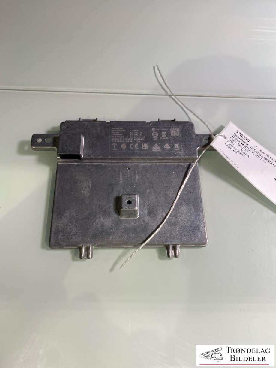 Dashbord trådløs mobillader til Tesla Model Y, 2024-->> (Type II)  (176181000D)