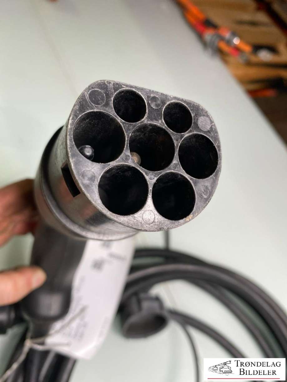 Batterilader kabel til Nissan Leaf 2011-2017 (Type I)  (LADEBOKS TYPE1 TIL TYPE 2|)