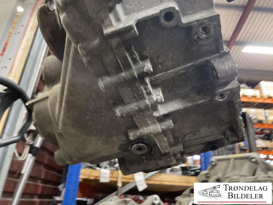 Girkasse manuell 6-trinn til VW Passat 2011-2015 (B7) (B7) (PFL|02Q 300 049 T|02Q 300 050 E)