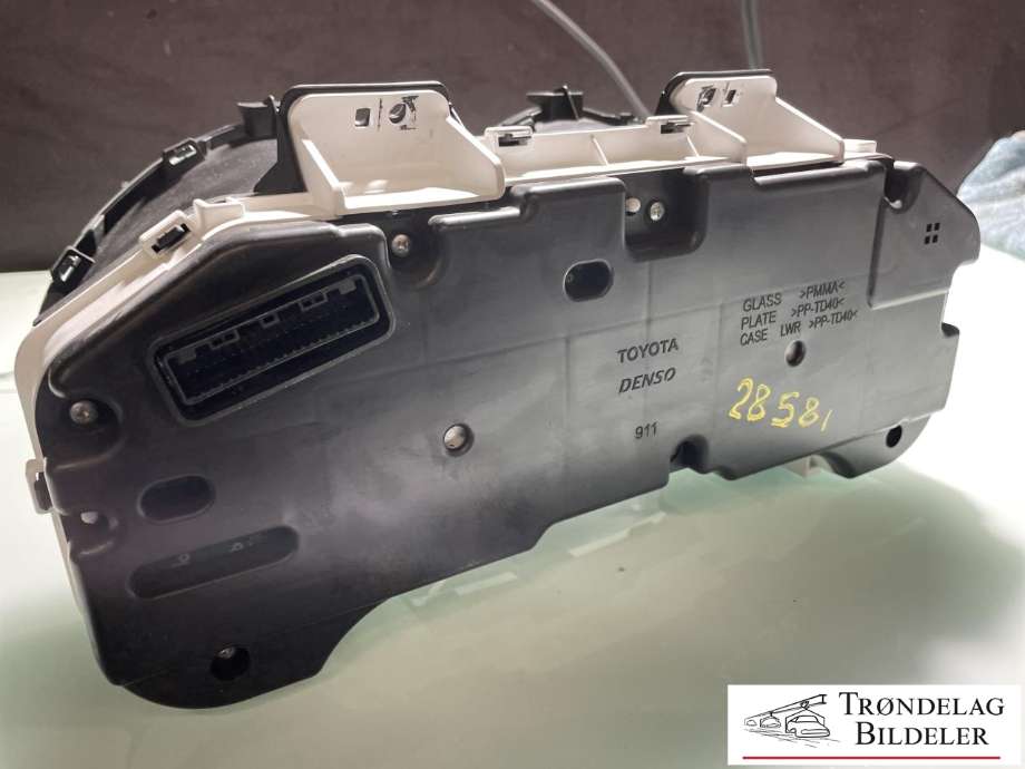 Instrumentpanel til Toyota Auris 2010-2012 (Type I, Fase 2) (838000ZN30|838000ZN31|)