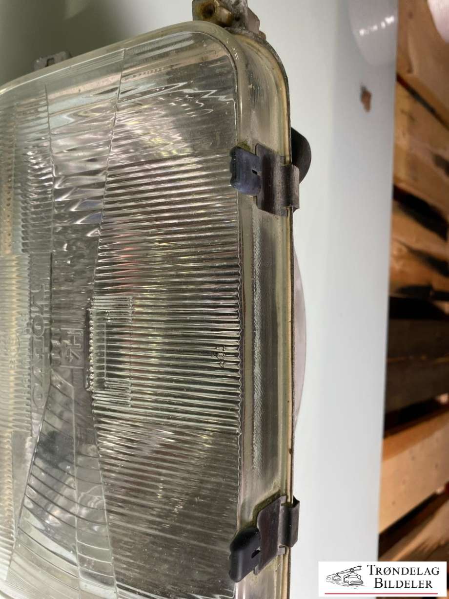 Frontlykt høyre halogen til Lastebil Volvo FL7 0-->>  (34498|)
