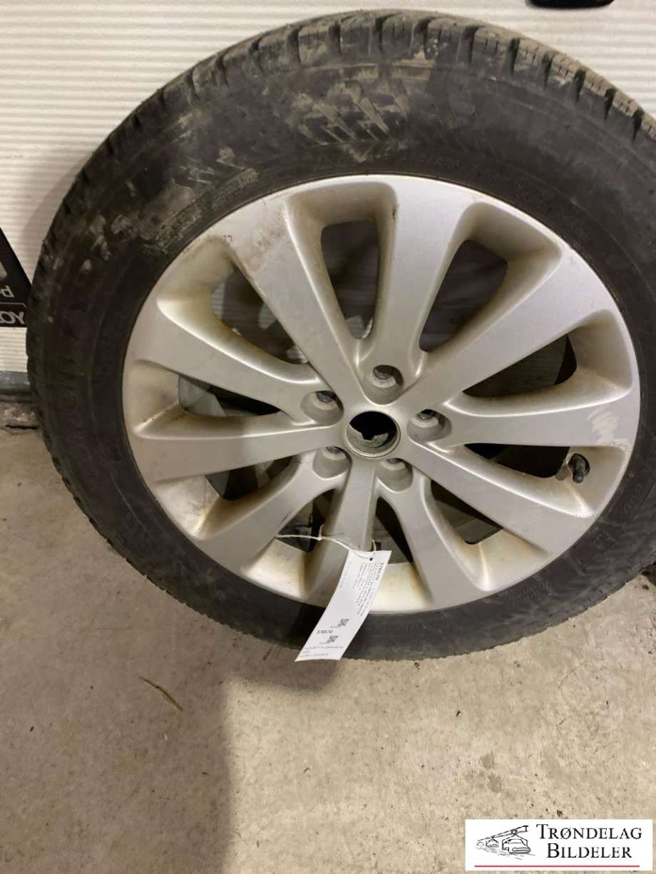 Hjulsett aluminium vinter til Opel Astra J 2010-2015 (HAKKAPELLIITA 10|215/55R17| 98T| 7X17| 5X105|/ET42/CB56|6MM|8|5MM MØNSTERDYBDE PIGG|PROD 32/2024)