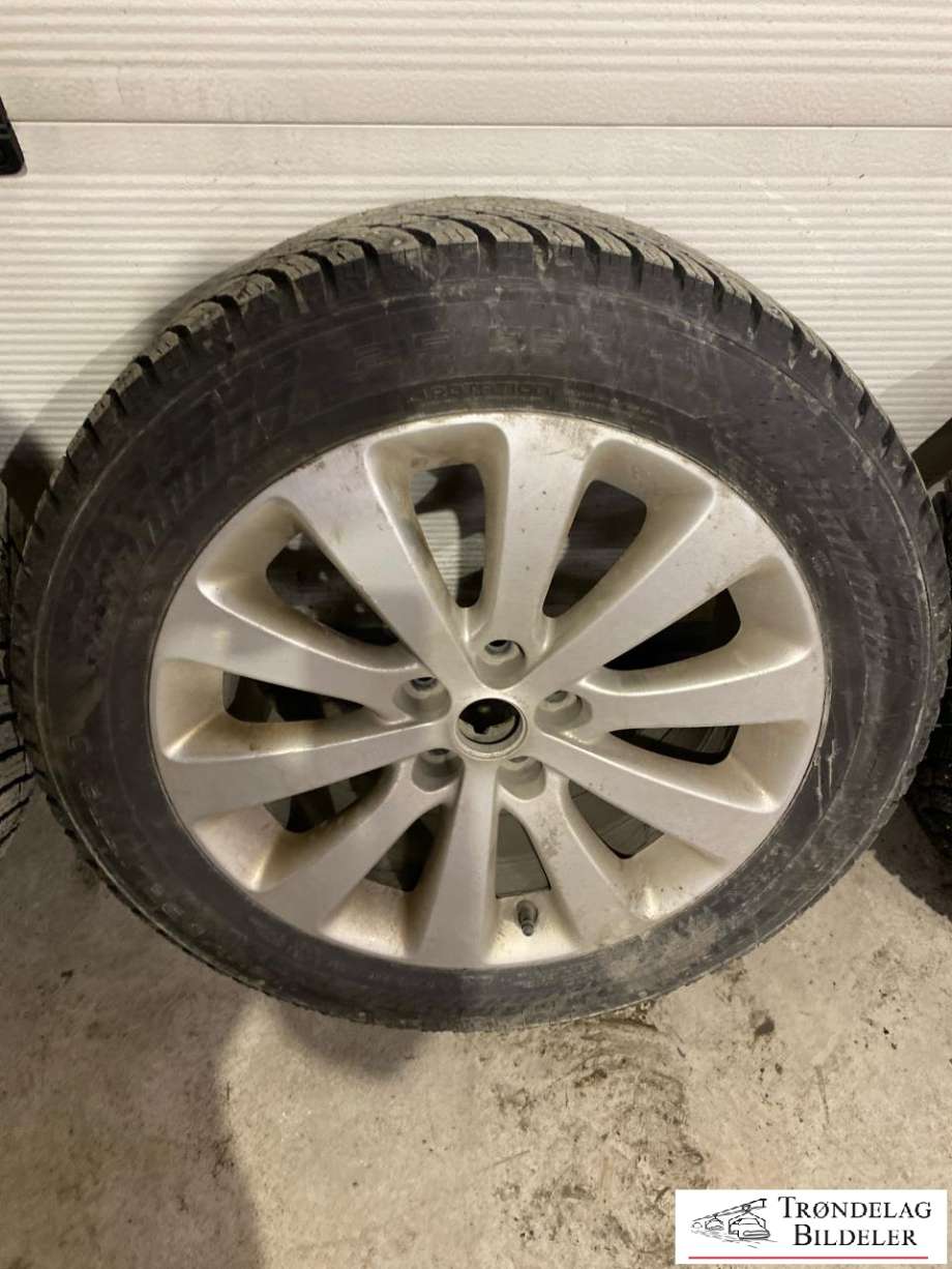 Hjulsett aluminium vinter til Opel Astra J 2010-2015 (HAKKAPELLIITA 10|215/55R17| 98T| 7X17| 5X105|/ET42/CB56|6MM|8|5MM MØNSTERDYBDE PIGG|PROD 32/2024)